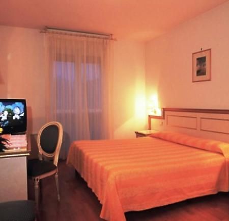 Hotel Park Venezia สตรา ภายนอก รูปภาพ